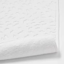 20"x32" Snow Leopard Bath Mat White - Threshold™ -Home Decor Store GUEST 061081fd 83d9 4466 b62d ad837060f183