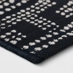 5' X 7' Medallion Outdoor Rug Navy - Threshold™