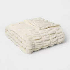 60" X 86" Faux Fur Oversized Bed Throw - Threshold Signature™ -Home Decor Store GUEST f8285427 54eb 4e0b aa6e c8ab07156195